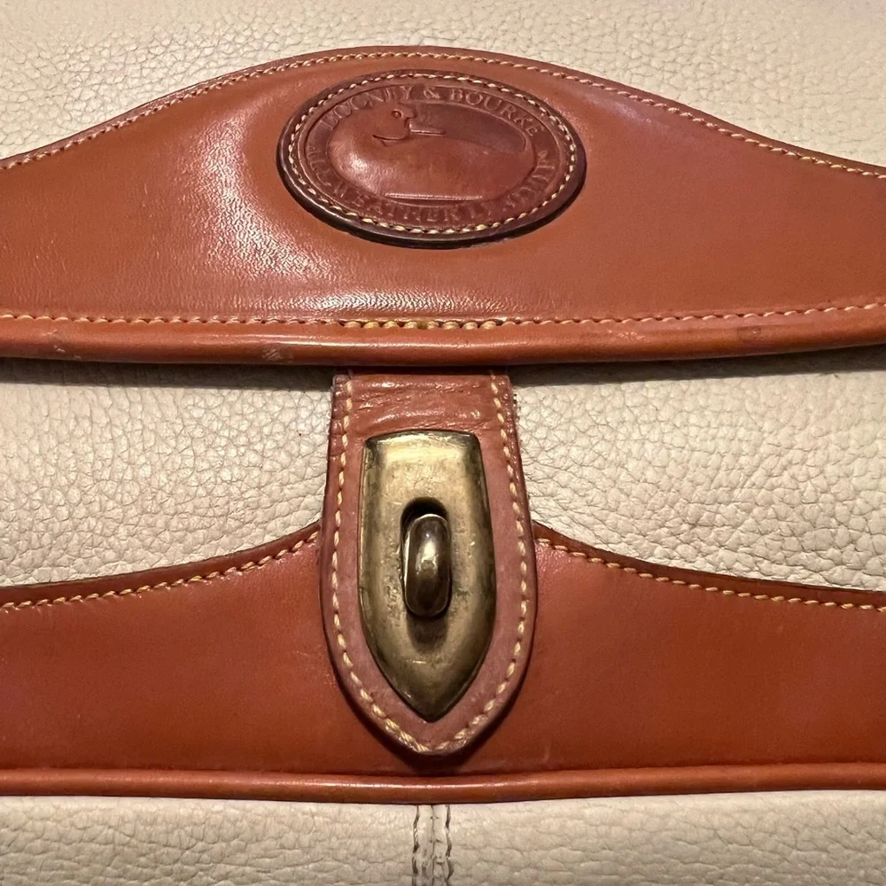 Classic Dooney & Bourke Vintage‎ Calico Cream Carrier Shoulder Bag